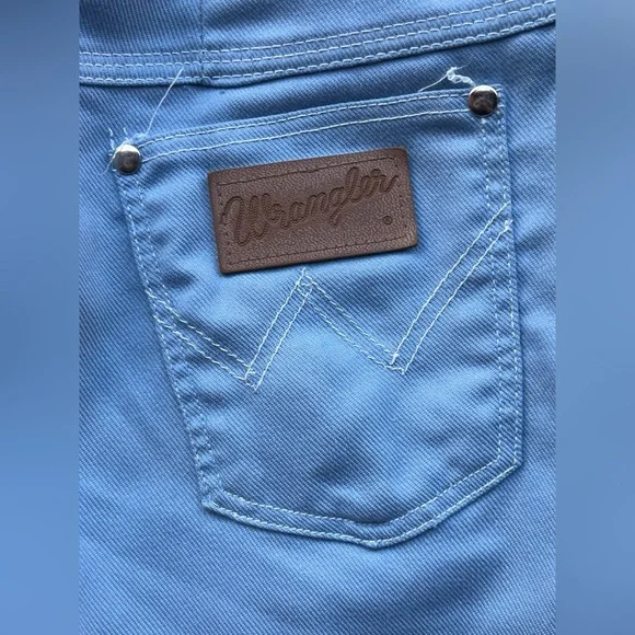 ✨Light blue vintage Wrangler flare jeans with a relaxed fit✨ - Picture 5 of 6